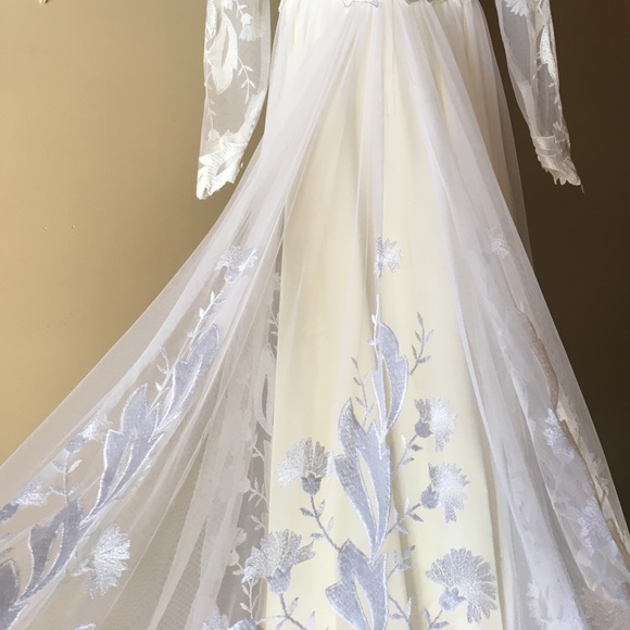 Vintage Wedding Dress | Lace Appliqué Embroidery - Picture 8 of 8